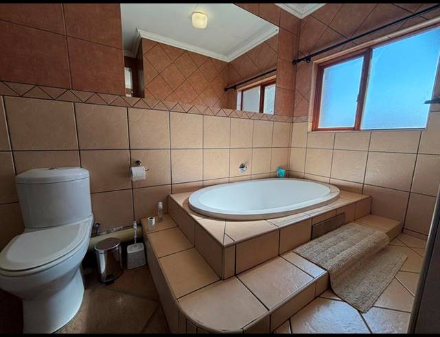 4 BEDROOM HOUSE FOR SALE IN SONNEVELD